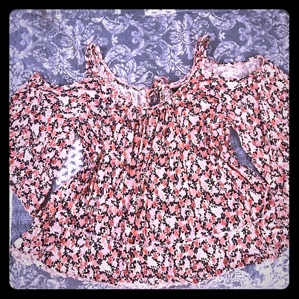 Torrid sz 0 cold shoulder loose flowy top